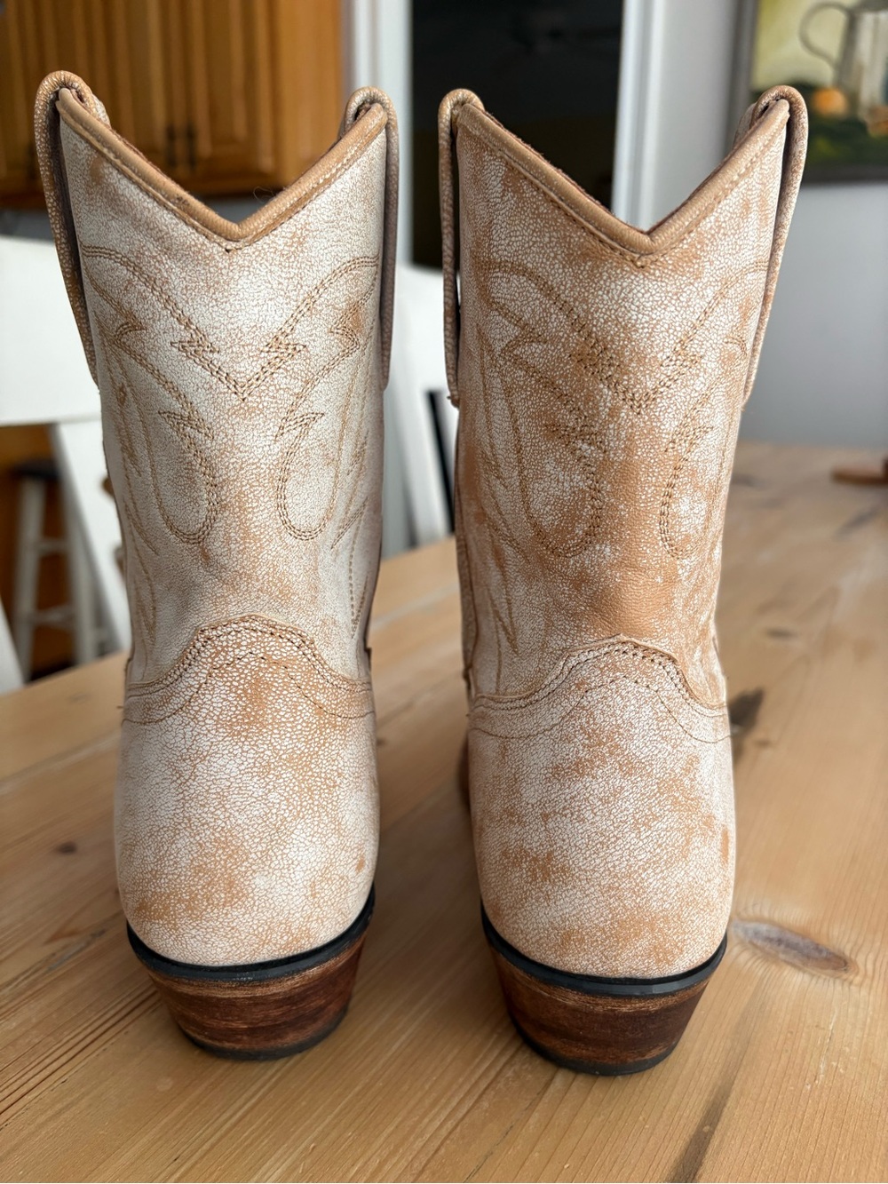 Classic Cowboy Vintage Western Style Women's Boots by Dan Post - Picture 5 of 10